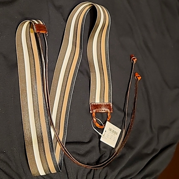 New belt - Picture 1 of 3